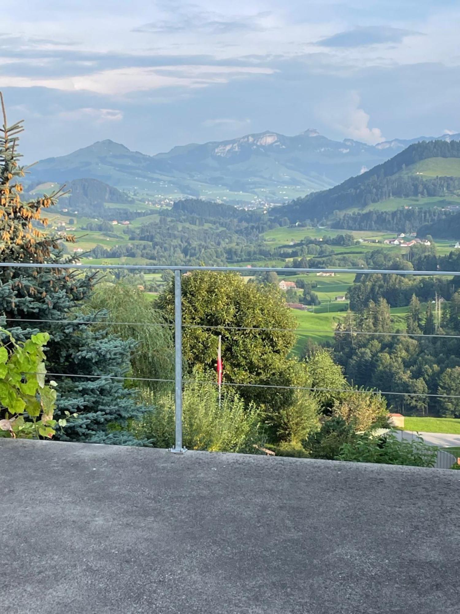 Appenzellerland, Ferienwohnung Mit Aussicht Haslen Exterior photo