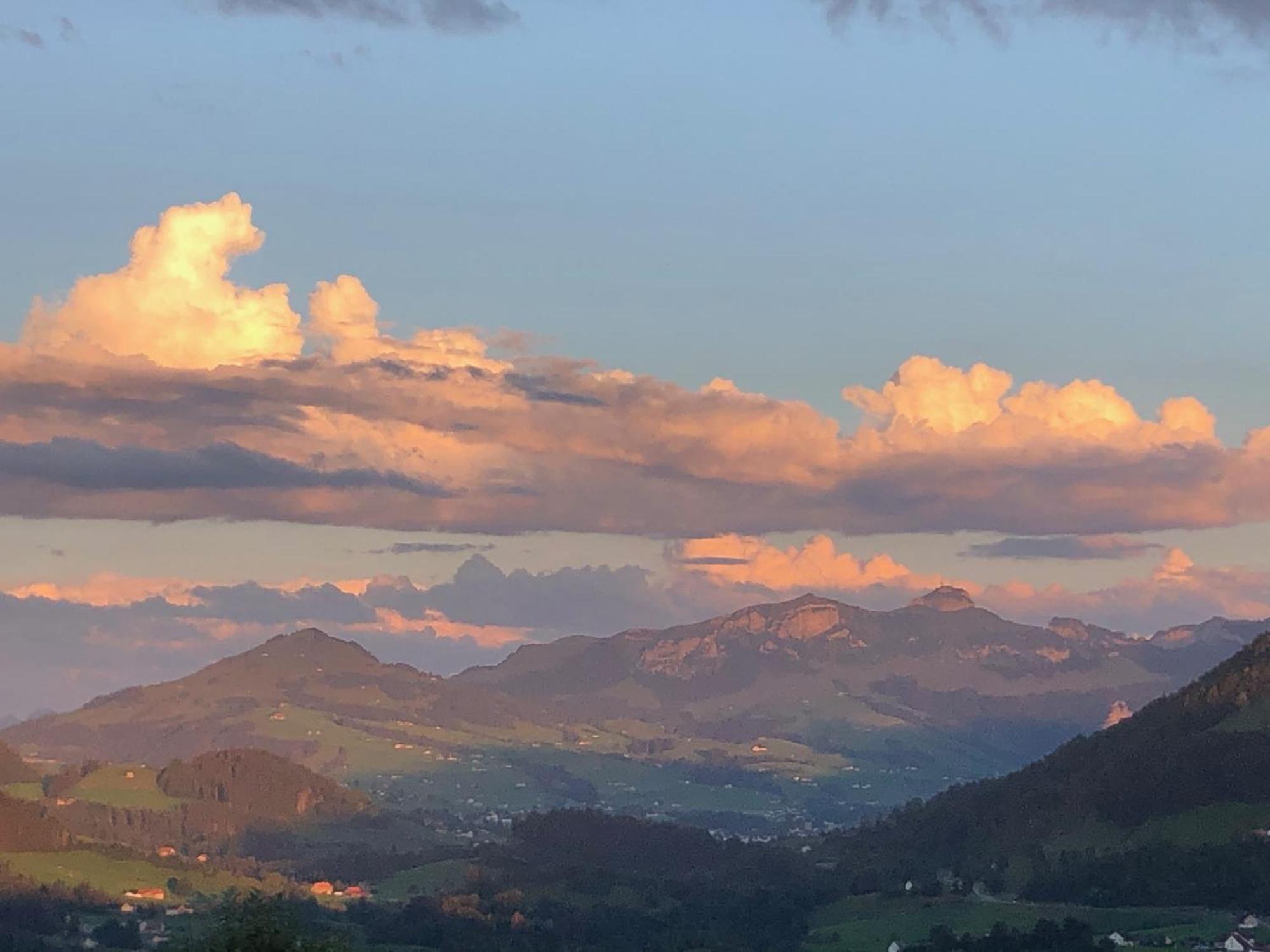 Appenzellerland, Ferienwohnung Mit Aussicht Haslen Exterior photo